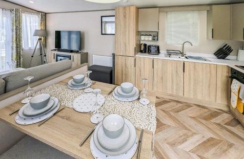 Cheshire West and Chester House | Stonewood Country Lodge