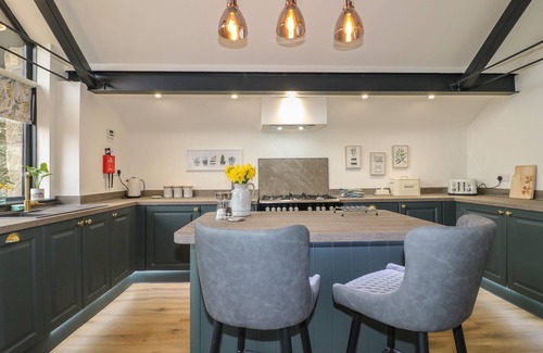 Cauldon Low Cottage | STONEY ROCK STUDIO, romantic, with a garden in Waterhouses