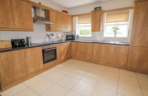 Culdaff Cottage | STONEYWOOD, pet friendly, with open fire in Culdaff, County Donegal
