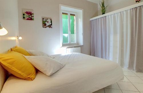 Pierre-Benite Apartment | Stop Chez M Cozy # Qualité # Confort # Simplicité