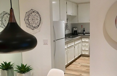 Racquet Club West Condo | Stop looking for the perfect condo, you just found it !