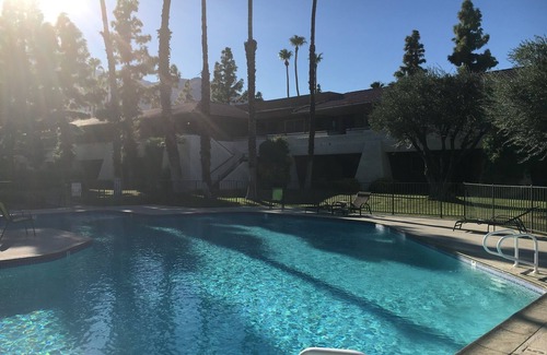 Racquet Club West Condo | Stop looking for the perfect condo, you just found it !