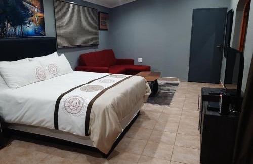 Rustenburg Bed & Breakfast | STORGE LODGE AND EVENTS VENUE