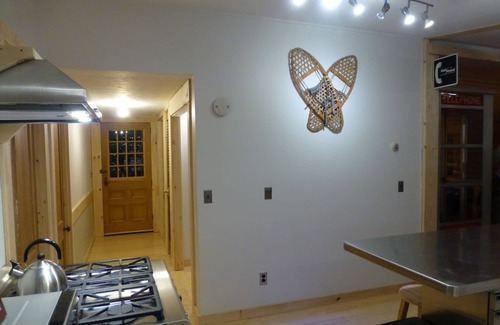 Morrisville Cabin | Stowe Log Cabin: Fireplace, Hot Tub, Views, fast Wi-Fi