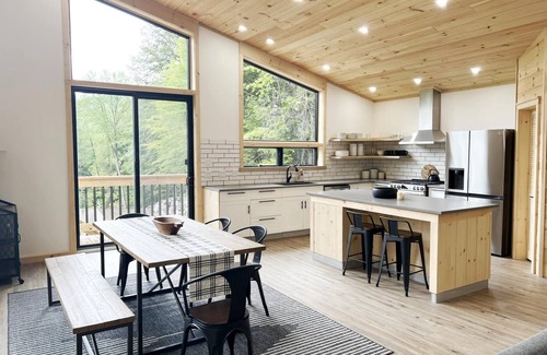 Stowe Area House | Stowe Serenity Lodge - Minutes to the Mountain