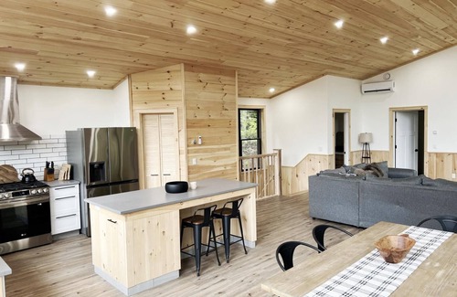 Stowe Area House | Stowe Serenity Lodge - Minutes to the Mountain