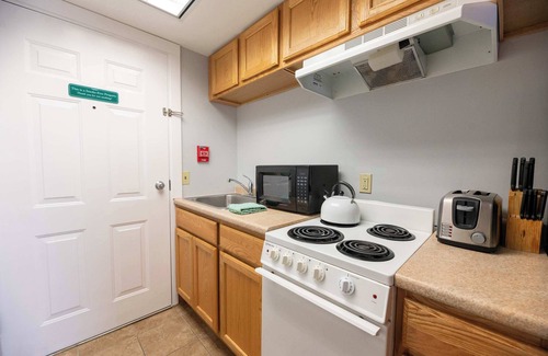 Stowe Area Condo | Stowe Studio – Winter Adventure Base