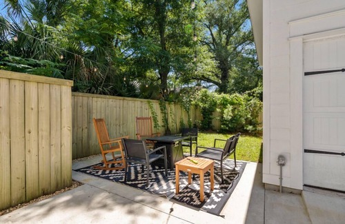 Old East Hill Cottage | STR-Cervantes Coastal Cottage