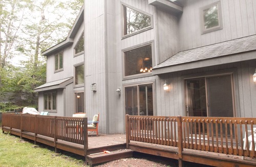 Pocono Pines House | Strand Lake House - 12 comfortable places to sleep - Great Skiing