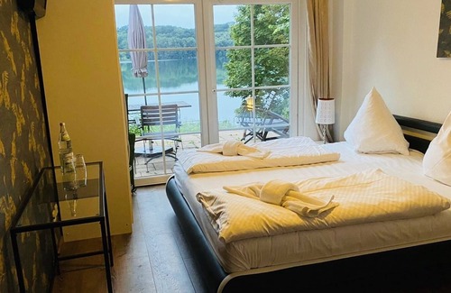 Buckow Hotel | Strandhotel Vier Jahreszeiten Buckow
