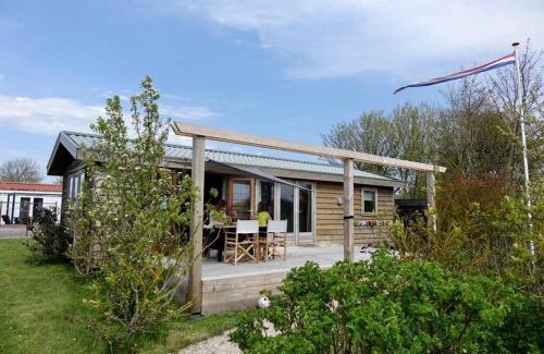 Workum Ski Chalet | Strandvakantiehuisje!