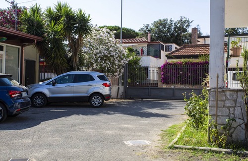 Villaggio Coppola Apartment | Strategic location, a few km from Naples and Caserta, well-equipped apartment.