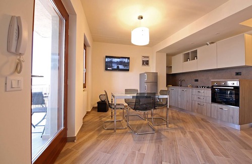 Lezzeno House | STRATEGIC LOCATION NEAR BELLAGIO! APT WITH BALCONY GARDEN, & STUNNING VIEW!