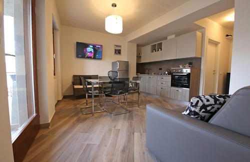 Lezzeno House | STRATEGIC LOCATION NEAR BELLAGIO! APT WITH BALCONY GARDEN, & STUNNING VIEW!