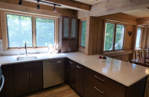 Stratton Mountain House | Stratton Mountain retreat with view, air conditioning and hot tub!