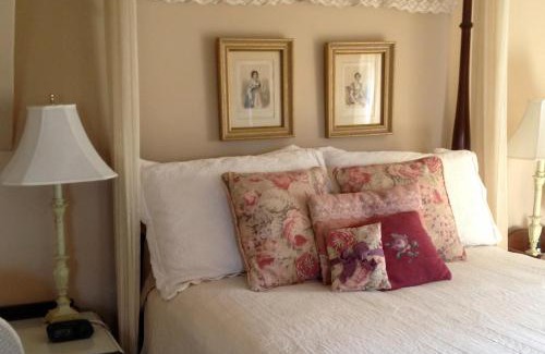 Muscatine Bed & Breakfast | Strawberry Farm B and B