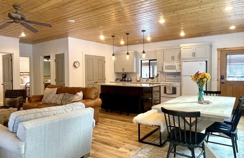 Sundance Cabin | Streamside 2 bd Cabin w/hot tub at Sundance.