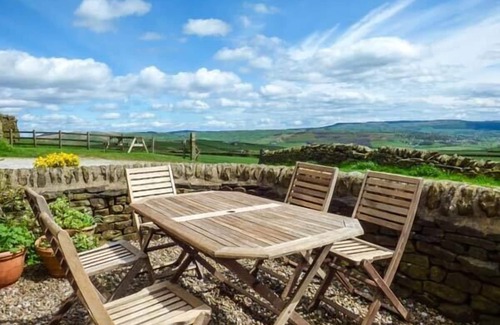 Sutton-in-Craven Cottage | STREET HEAD FARM, pet friendly, luxury holiday cottage in Lothersdale