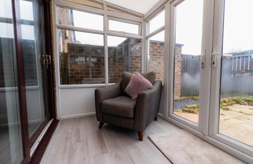 Washington House | Stridingedge - 3 Bedroom 5 beds Sleeps 6 Ideal For Contractors