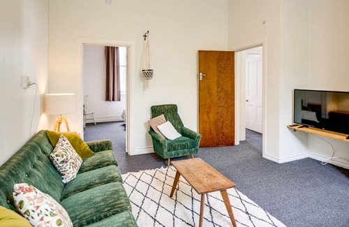 Ahuriri House | Striking Charm – Napier Holiday Home