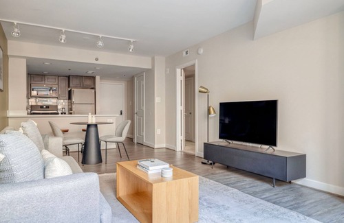 Court House Apartment | Striking Clarendon 1BR w/Gym & Basketball, near Bars, by Blueground