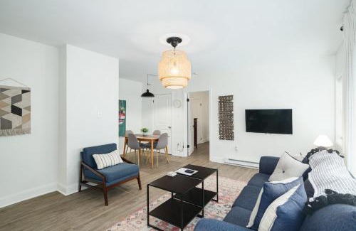 Roxborough-Manayunk Apartment | Stroll to Main St: 2BR on the Park