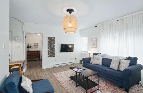Roxborough-Manayunk Apartment | Stroll to Main St: 2BR on the Park
