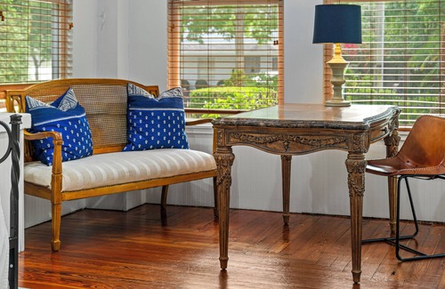 Winter Park House | Stroll to Park Avenue from Vintage Lake-View House