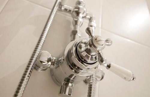 Cheltenham Apartment | Strozzi Palace Suites by Mansley