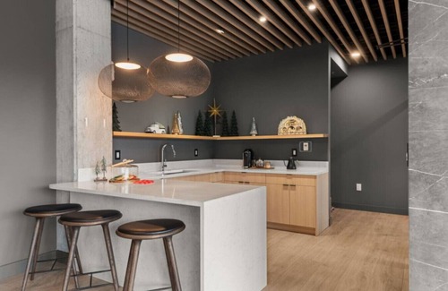 Downtown Nashville Condo | Strum & Stay – Nashville Vibes Near Broadway