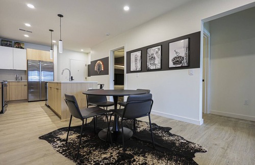 Downtown Nashville Condo | Strum & Stay – Nashville Vibes Near Broadway