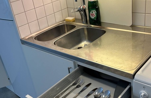 Innerstaden-Ostermalm Apartment | Student Only: Coveniently-located Apartment in Klintvagen