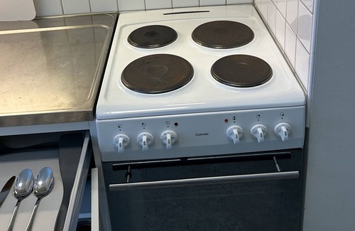 Innerstaden-Ostermalm Apartment | Student Only: Coveniently-located Apartment in Klintvagen