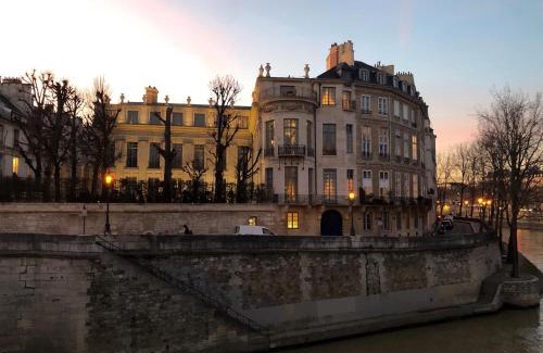 Les Iles Apartment | Studio Île Saint Louis 75004 Paris