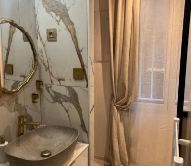 Les Iles Apartment | Studio Île Saint Louis 75004 Paris