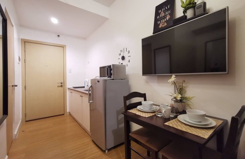 Ususan Condo | Studio 1BR Balcony, Pool, Near Airport & BGC
