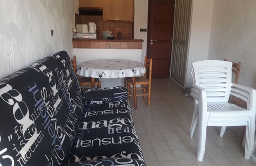 Calvi Apartment | Studio 1st floor 32M²+9M² terrace, 700 m from beach and town center. Parking