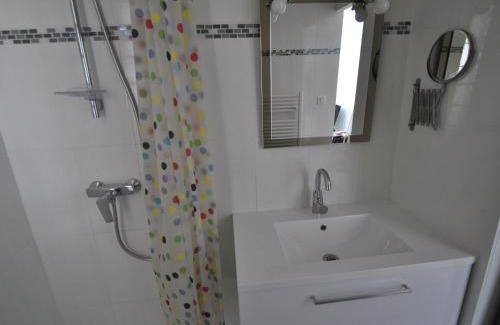 La Grande-Motte Apartment | STUDIO 2-3 pers PARKING CLIM VUE PORT ET MER
