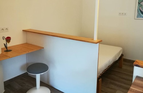 Chaparon Apartment | Studio *** 2-4 people on the ground floor with terrace a stone's throw from Lake Annecy