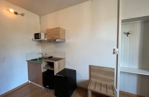 Arvillard Apartment | Studio '208' with shared pool, shared terrace and Wi-Fi