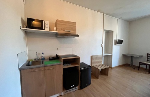 Arvillard Apartment | Studio '208' with shared pool, shared terrace and Wi-Fi