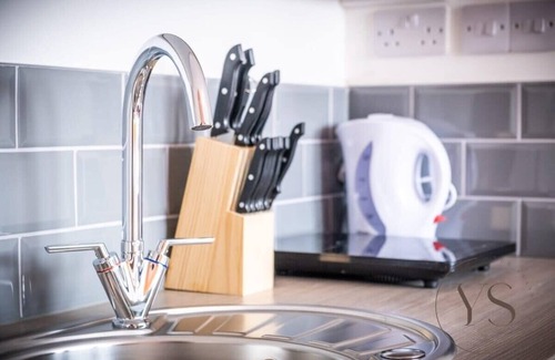 Stoke-on-Trent Apartment | Studio 2C Near Alton Towers & Longton Station