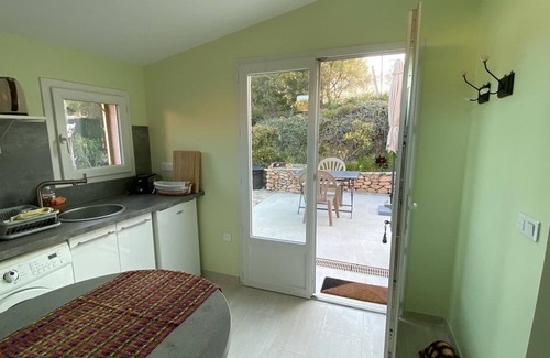Tiuccia Apartment | Studio 30m², Private garden, Beach 5 mins walk
