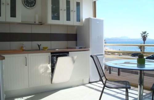 Frejus Apartment | STUDIO (4 pers) 50 m from water.PARK,CLIM. Exceptional view
