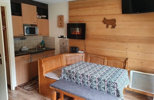 Chatel Apartment | Studio 4 persons Châtel/Linga. Telecabine within walking distance.
