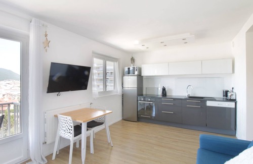 Aix-les-Bains Apartment | Studio 4* Swimming pool (summer), parking & superb view!