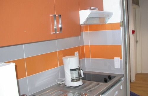 Saint-Cyprien Plage Apartment | Studio, 4px, great view of the marina, 66750 St Cyprien beach. 250 € week