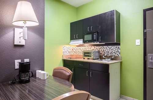 Bay City Hotel | Studio 6 Bay City, TX
