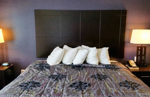 Beeville Hotel | Studio 6 Beeville, TX