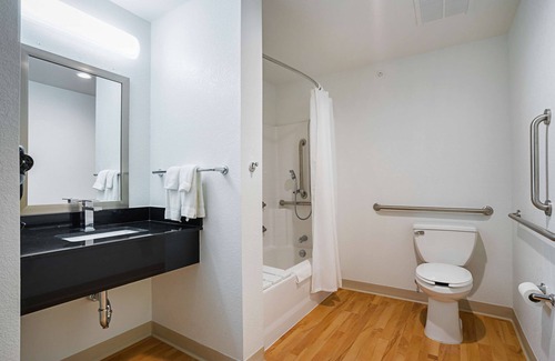 Buda Hotel | Studio 6 Buda, TX